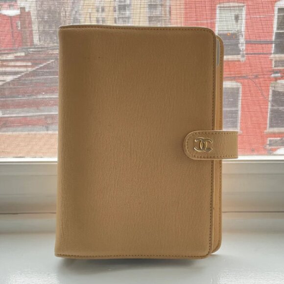 Beige Chanel Classic MM Agenda Cover Planner Notebook Cover - Pre-owned - Picture 6 of 6